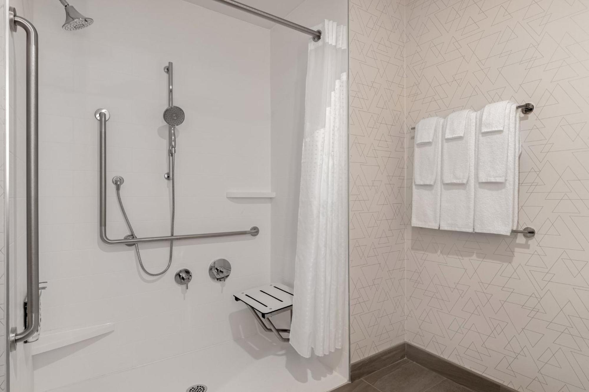 Holiday Inn Express & Suites St Thomas เซนต์ธอมัส ภายนอก รูปภาพ